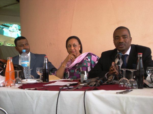 http://www.tamtamguinee.com/images/rub17/calb1502KAMARA_TIBOU_jpg.jpg