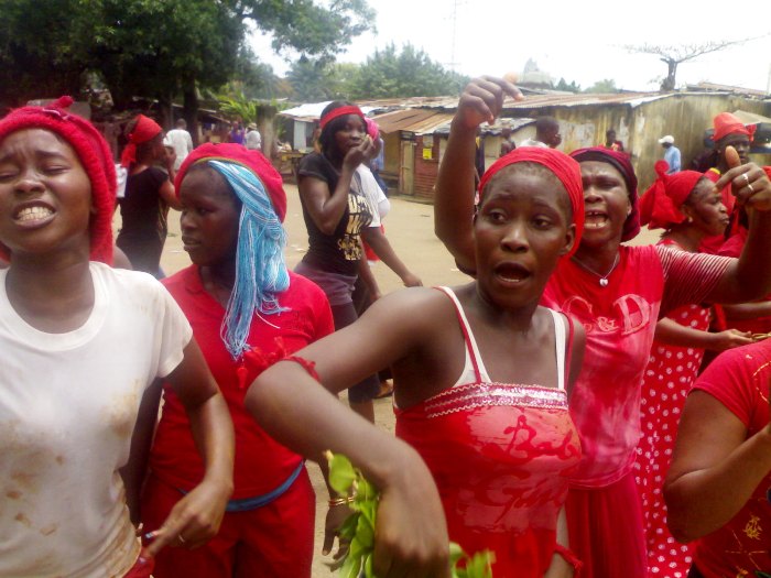 http://www.tamtamguinee.com/images/rub17/calb7801ufr_rouge_4_jpg.jpg