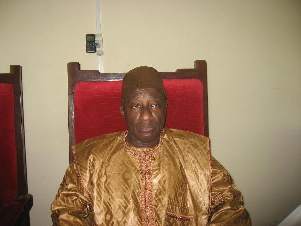 http://www.tamtamguinee.com/images/rub24/calb5175Syma_JPG.JPG